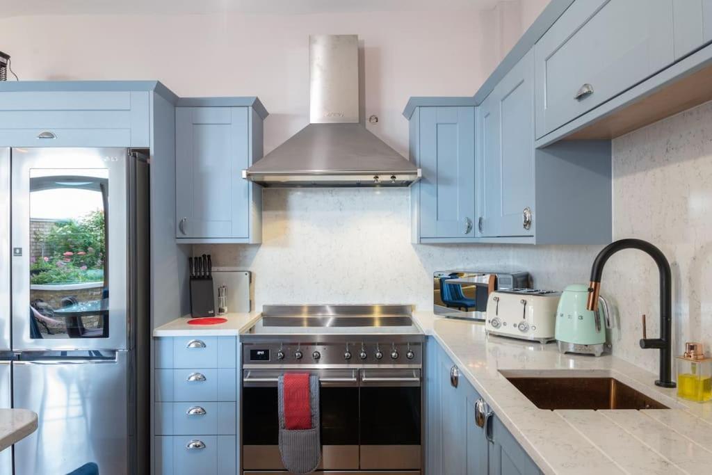 Stylish Beachfront Bolthole With Stunning Sea Views And Luxury Touches Herne Bay Exteriér fotografie