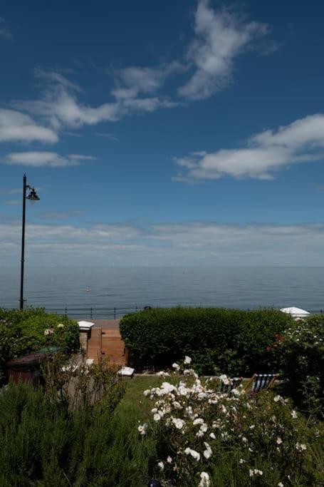 Stylish Beachfront Bolthole With Stunning Sea Views And Luxury Touches Herne Bay Exteriér fotografie